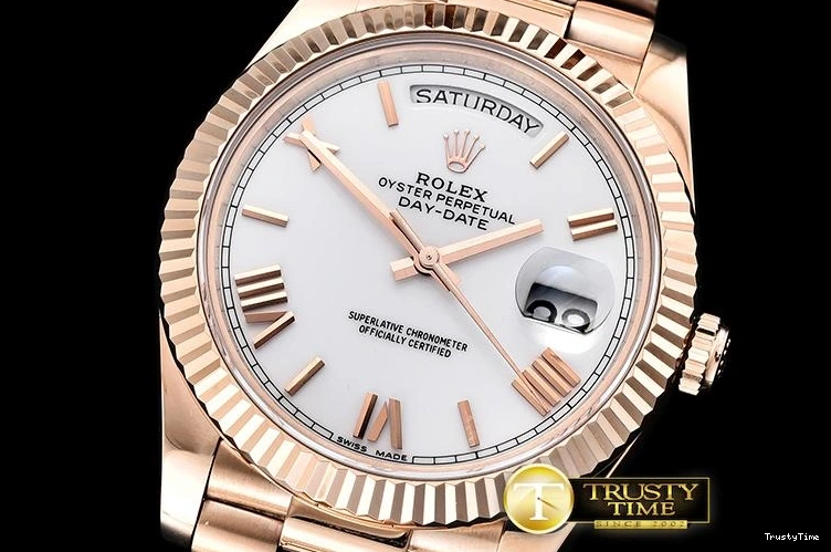 0213 RDD0218A – DayDate 40mm Casual 690